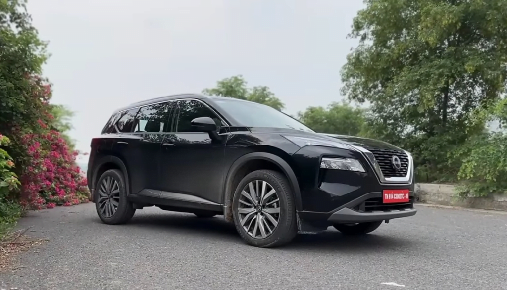 The 2024 Nissan X Trail is a compact SUV